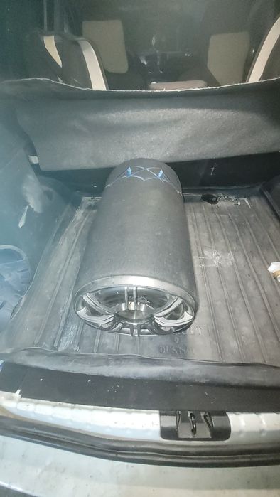 Продам сабвуфер  в идеальном состоянии