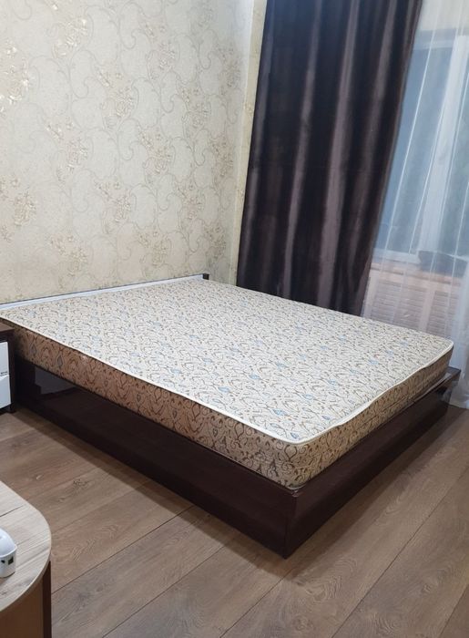 Продам кровать двухспальную