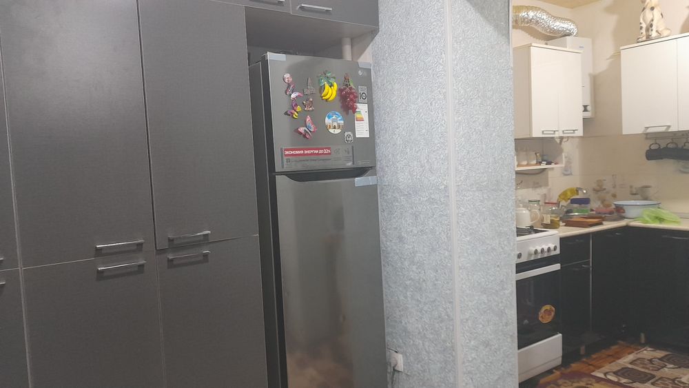 ЗУДЛИК БИЛАН.УЙ СОТИЛАДИ  1-мик 2-х 2-этаж 4-этажли гиштли уртада жойл