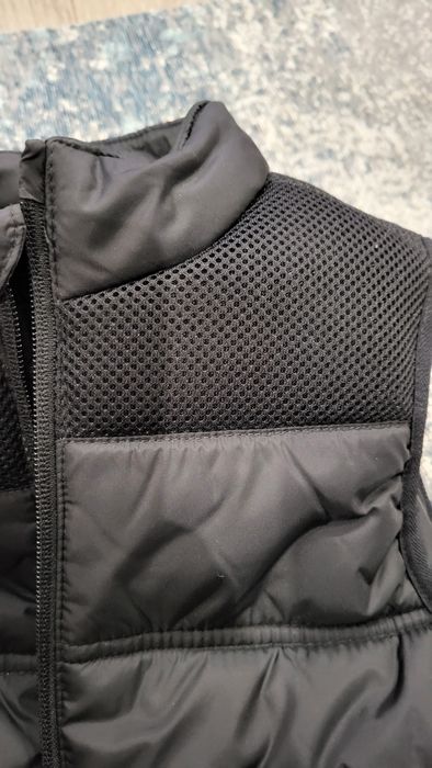 Продавам елек LC WAIKIKI