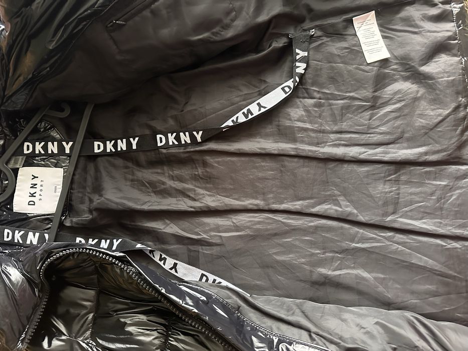 Зимно черно лак яке DKNY