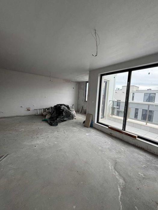 Продава се Четиристаен апартамент в Пловдив, Остромила - 180 кв.м за 666 €/кв.м - Снимка #3