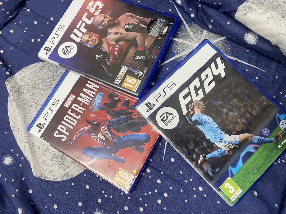 Продам ps5 с тремя играми