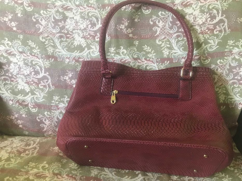 Дамски чанти от изкуствена кожа