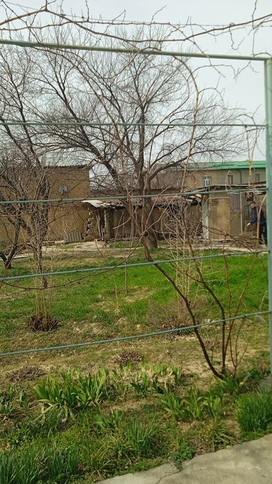 Продоется дом катежд