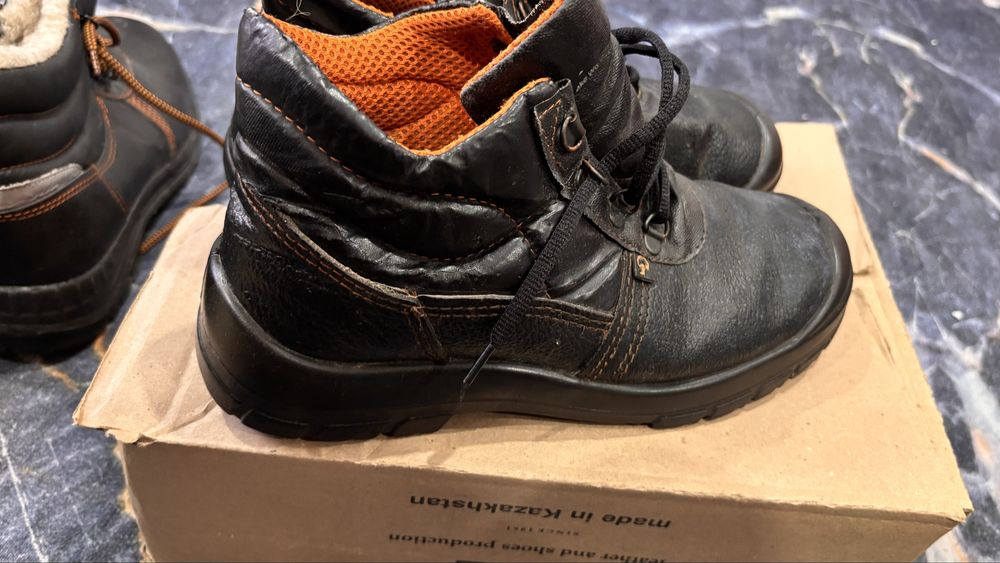 Продам рабочие ботинки летние