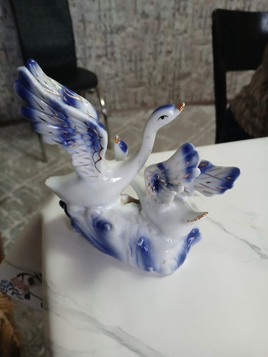 Статуэтки" два лебедя "со времен СССР в отличном состоянии.