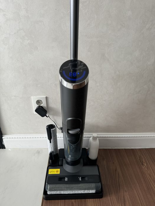 Новый моющий пылесос D12