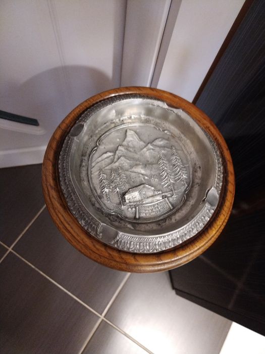 Дъбов пепелник колона