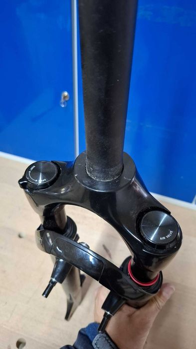 Furca RockShox Paragon gold rl 700c, air, 50mm Trekking si Cross Bikes