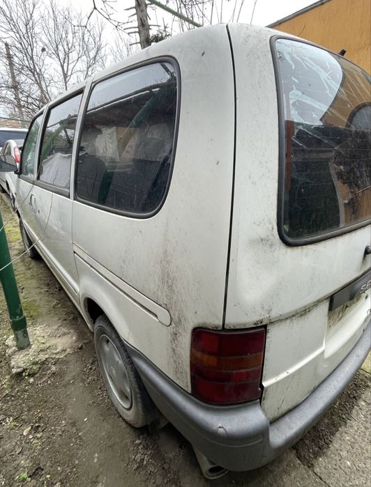 Nissan Serena 1.6 benzina 1994
