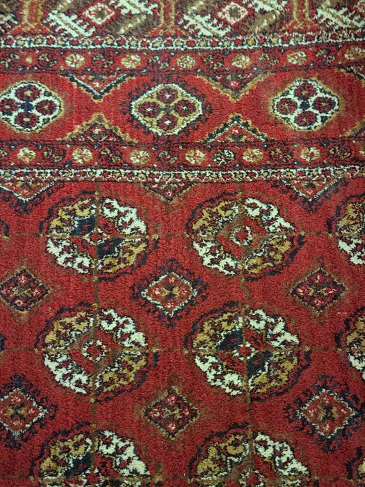 Срочно продается Настоящий Хивинский ковер! Очень качесвенный!