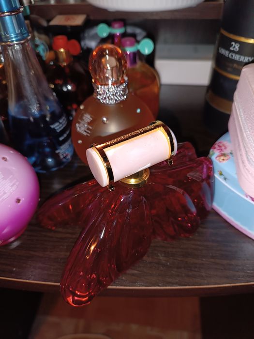 Carolina Herrera La Bomba