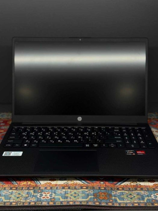 HP R5-7430U / D4-8G / 256G / 15.6" 300nits / 1.59Kg