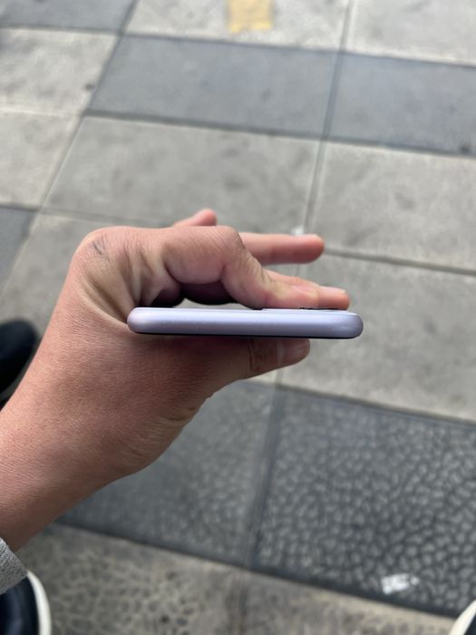 220$ iphone 11 yomkis - xotirasi 64  xolati ideal