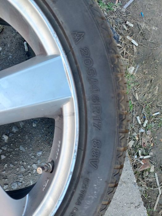 Алуминиеви джанти с комплект гуми