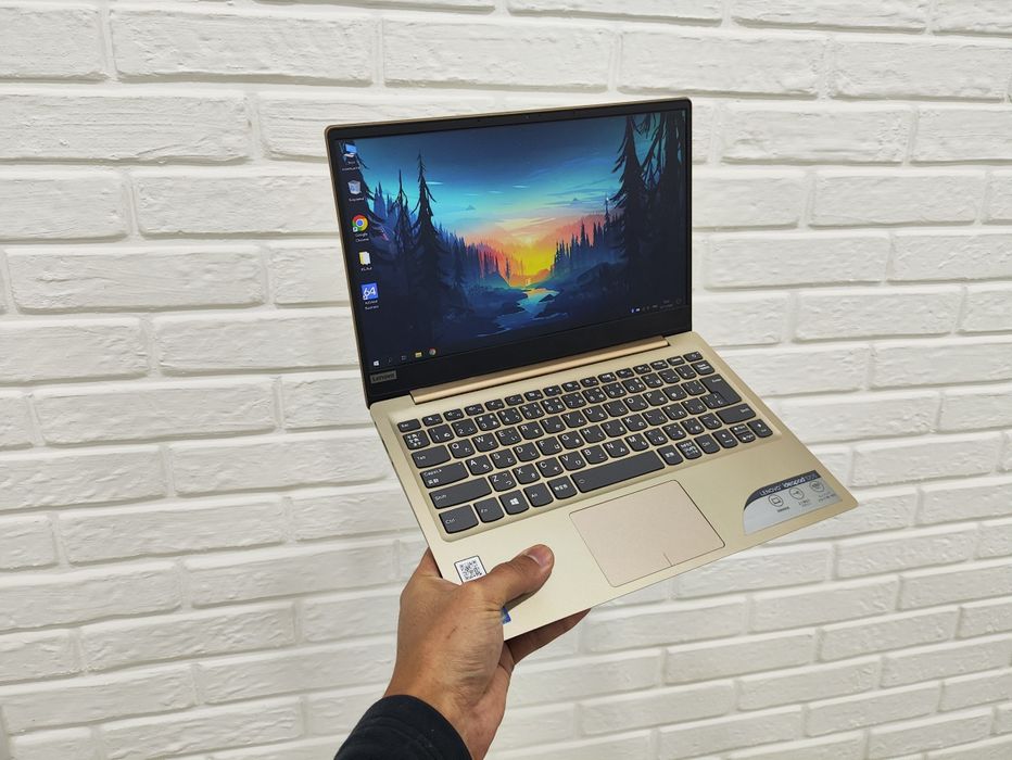 Lenovo IdeaPad 320S-13IKB в хорошем состоянии 
В алюминиевом корпусе