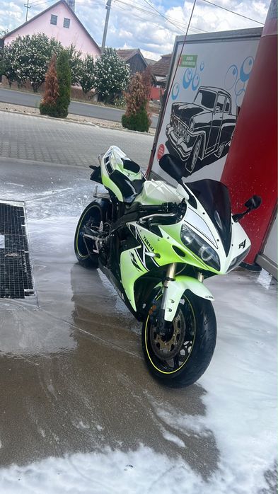 Vand Yamaha R1.