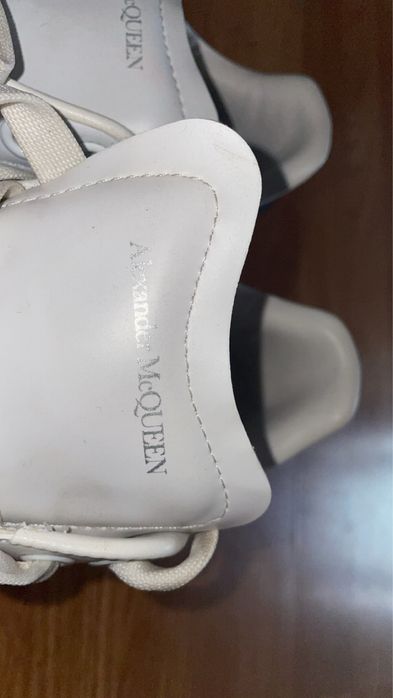 vand adidasi alexander mcqueen