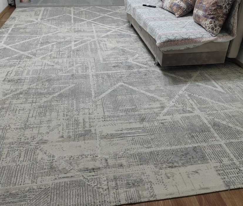 Продам килем большой 50000 и овальный 10 000