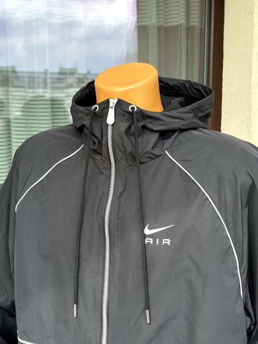 Мъжко горнище / ветровка Nike Air - размер M, отлично състояние