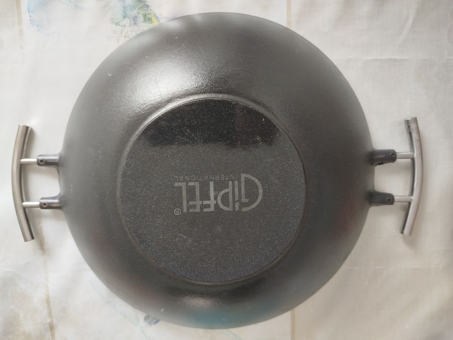 Продам Казан  Gipfel