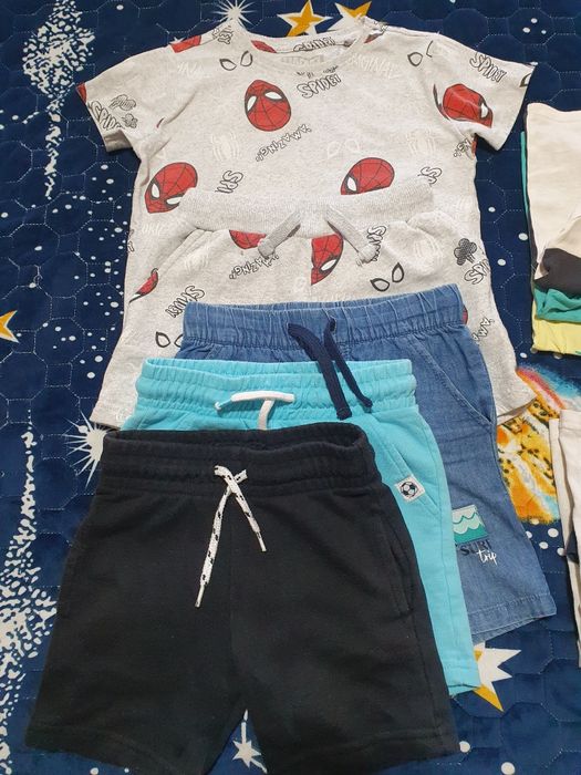 Tricouri , maieuri, pantaloni scurti pt baieti 5-6 ani
