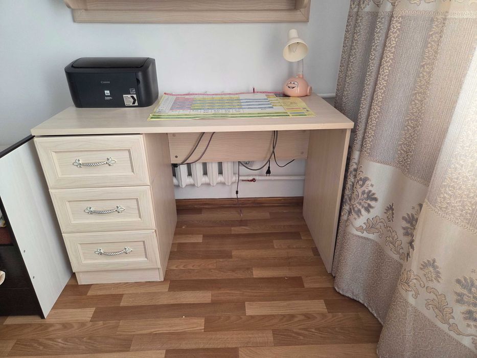 Продам стол+полка