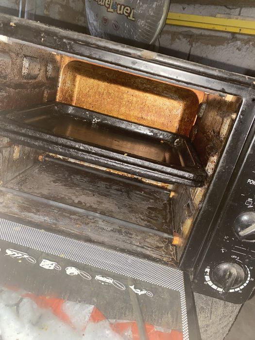 Духовка в хорошем состоянии