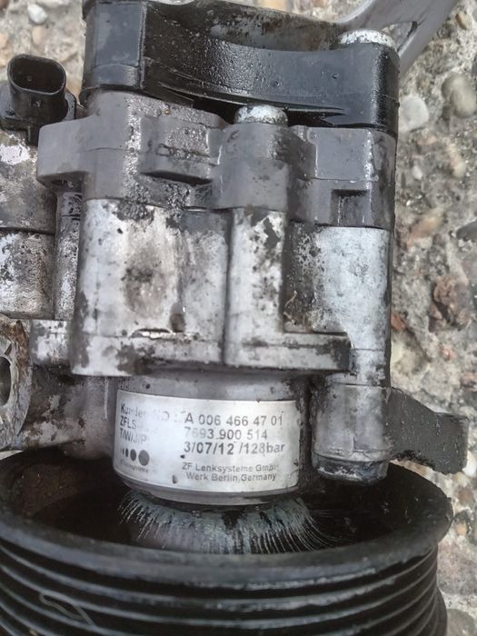 Pompa servodirectie A0064661501 Mercedes Benz W212/S212/C207/A207 (2009 - 2013)