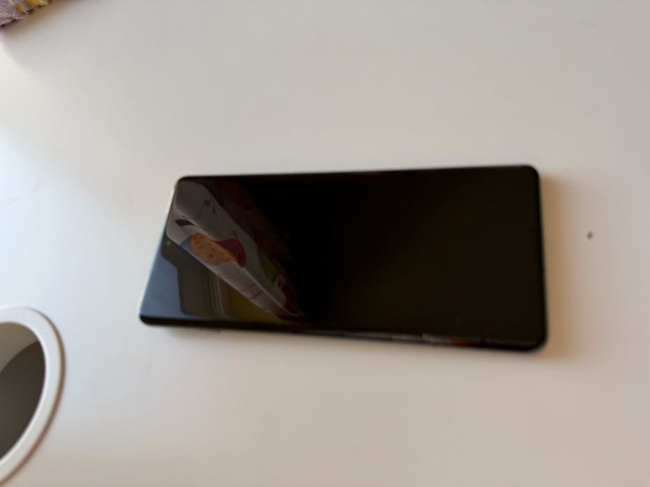 Продавам OnePlus 12 16/512