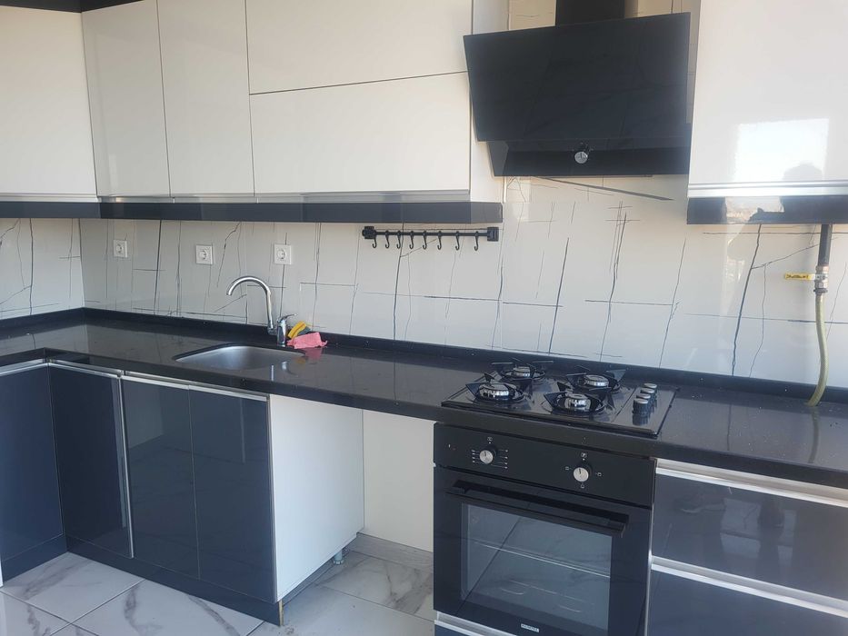 гр.Текирдаг Турция НОВ ТРИСТАЕН апартамент и две парко места