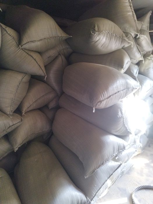 Опилка опилки в мешках