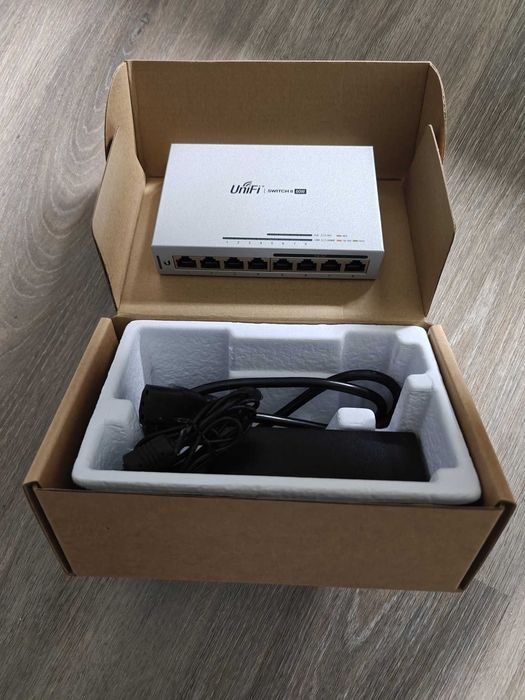 Ubiquiti UniFi Switch 8 Port (US-8-60W) PoE Gigabit Switch