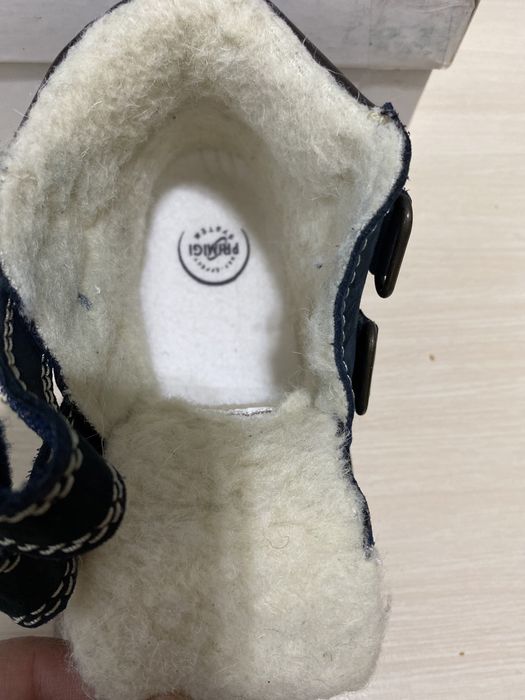 Детские ботинки.