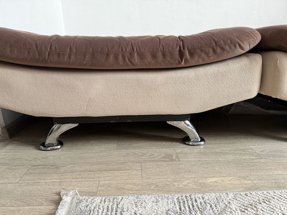 Продам диван в отличном состояний