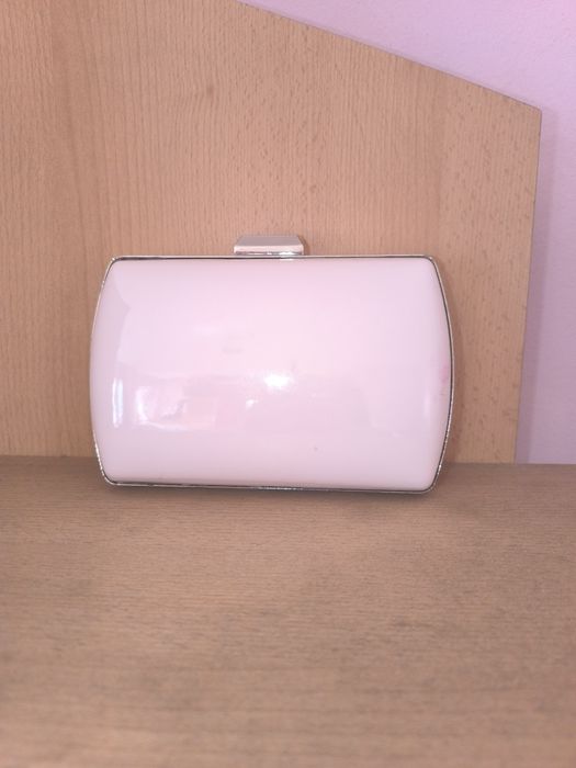 Продавам Бална рокля.