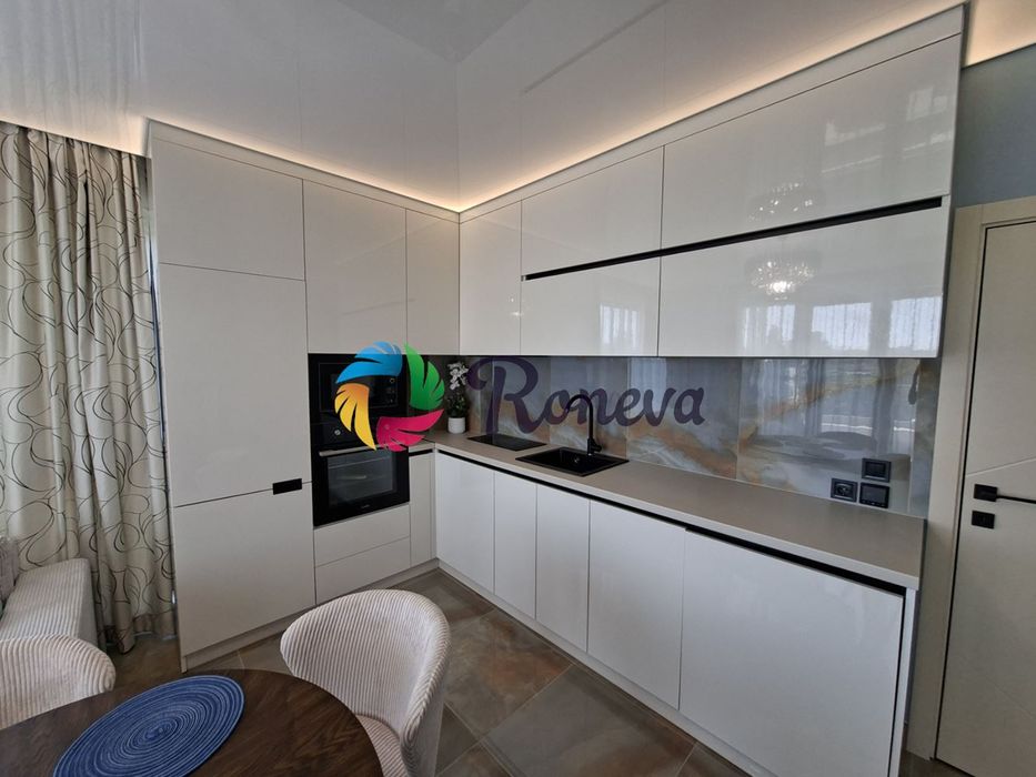 Продава се Двустаен апартамент в Варна, Бриз - 67 кв.м за 3157 €/кв.м - Снимка #4