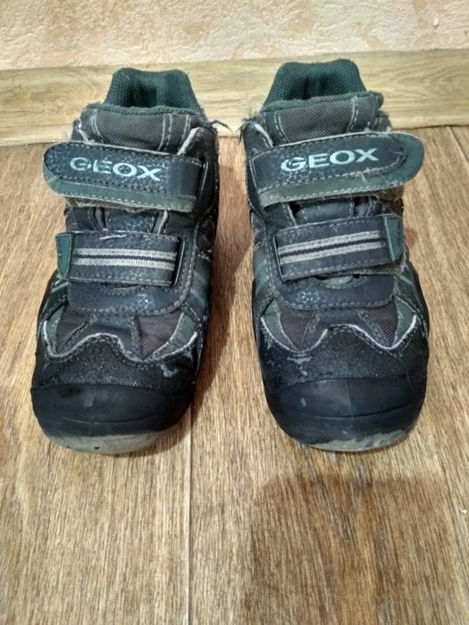 Продам ботинки кроссовки geox 30 размер