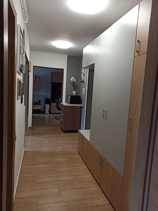 Inchiriez Apartament 2 camere etajul 2