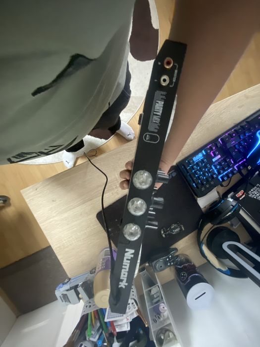 Consola pentru dj incepatori
