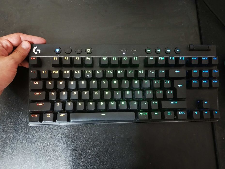 Logitech G pro x TKL Tactile(GX Brown) - Безжична геймърска клавиатура