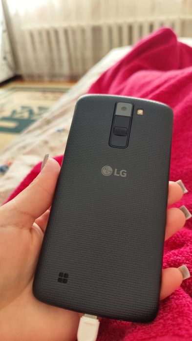 Телефон продаю хороший