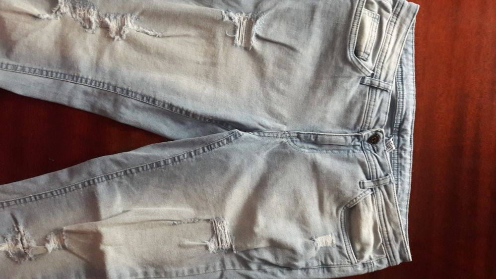 Blugi de damă elastici