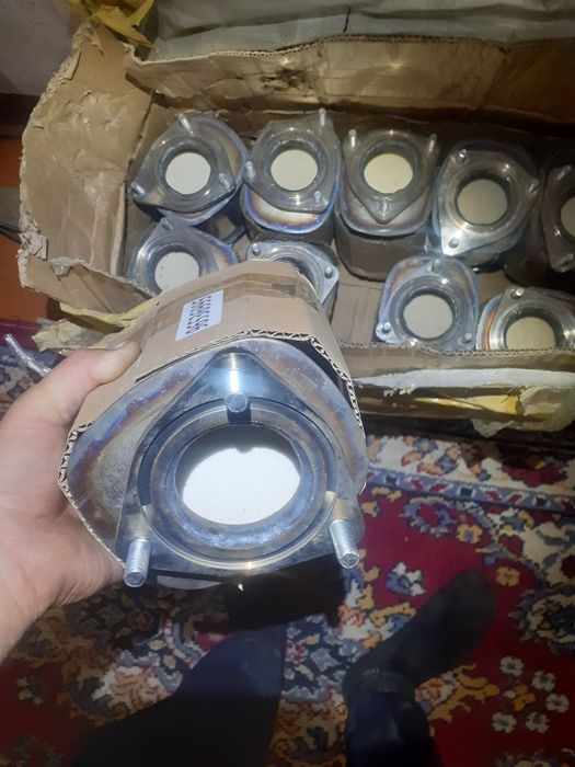 Продам Катализаторы Оригинал Новый