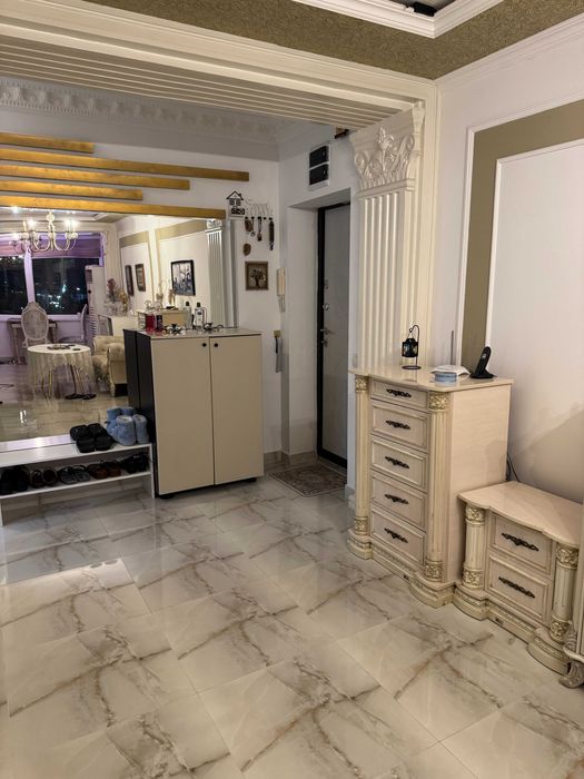 Центр, Метро Космонавтов , 3х комнатная , 94кв/м. ЕвроРемонт с мебелью