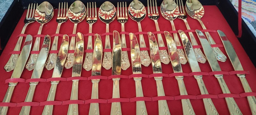 Старинни прибори за хранене с позлата
