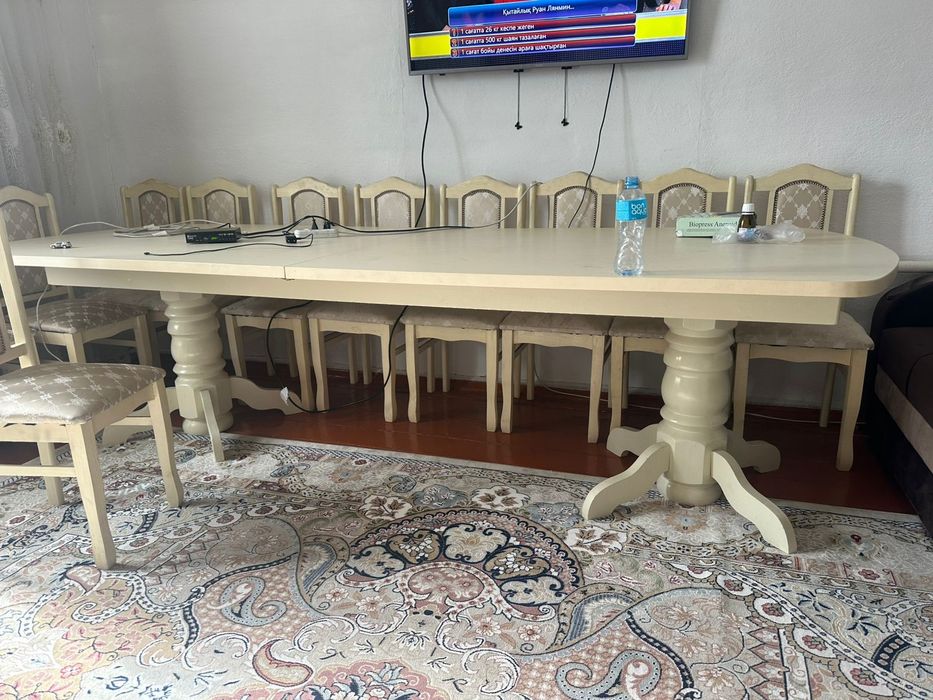 Стол с стулямииииии