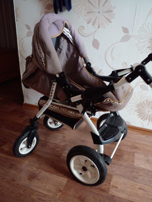 Продам детскую коляску