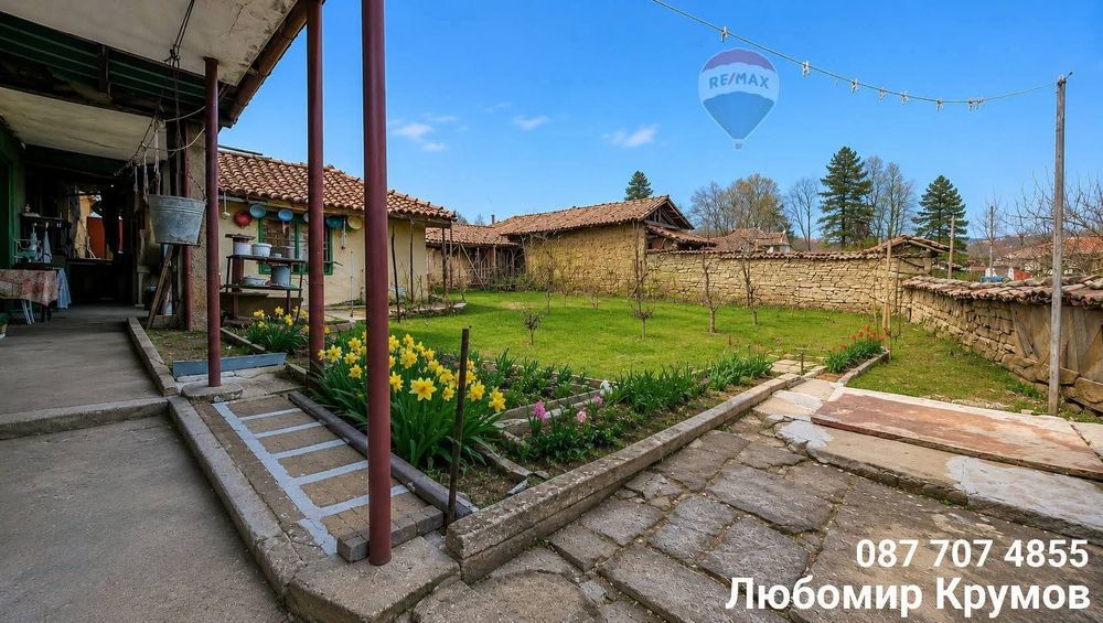 100 кв. - 5 стаи - кладенец - 1125 кв. равен двор